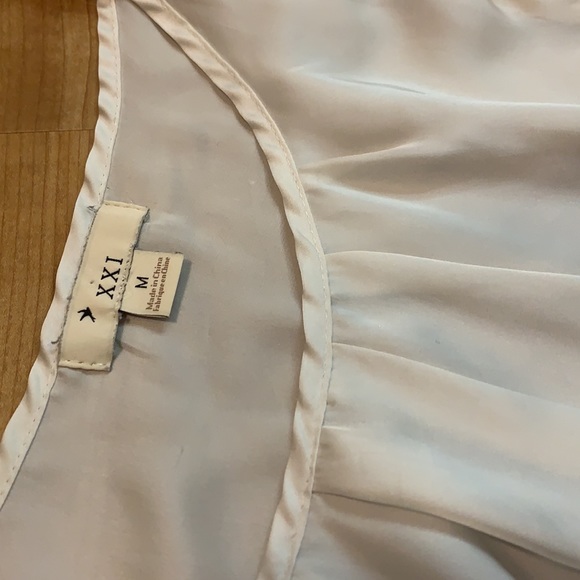 Off-white/creme colored top - Picture 3 of 12